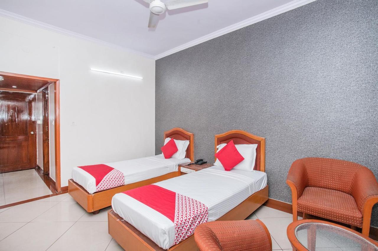 Hotel Chetan International Bangalore Bagian luar foto