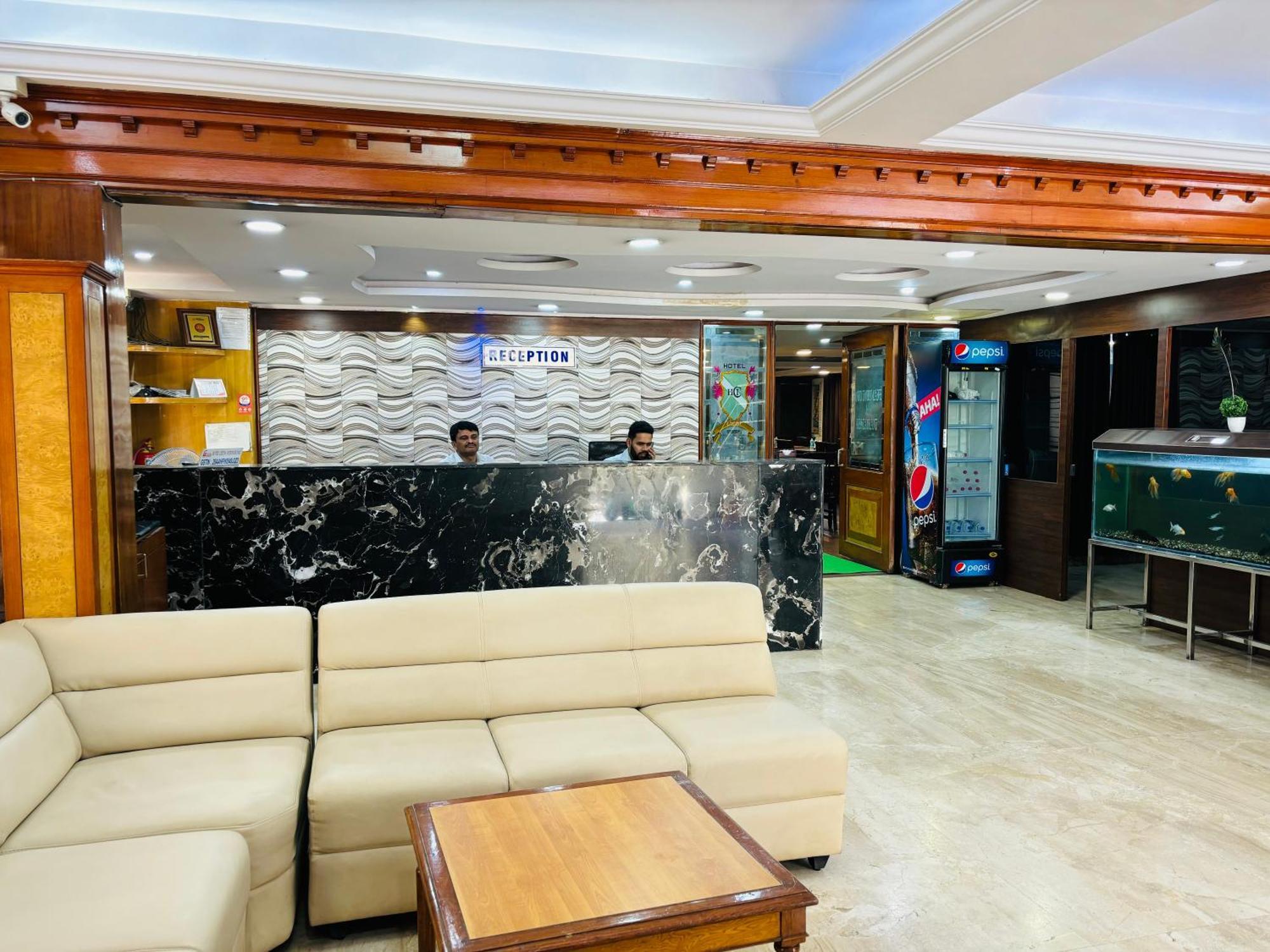 Hotel Chetan International Bangalore Bagian luar foto