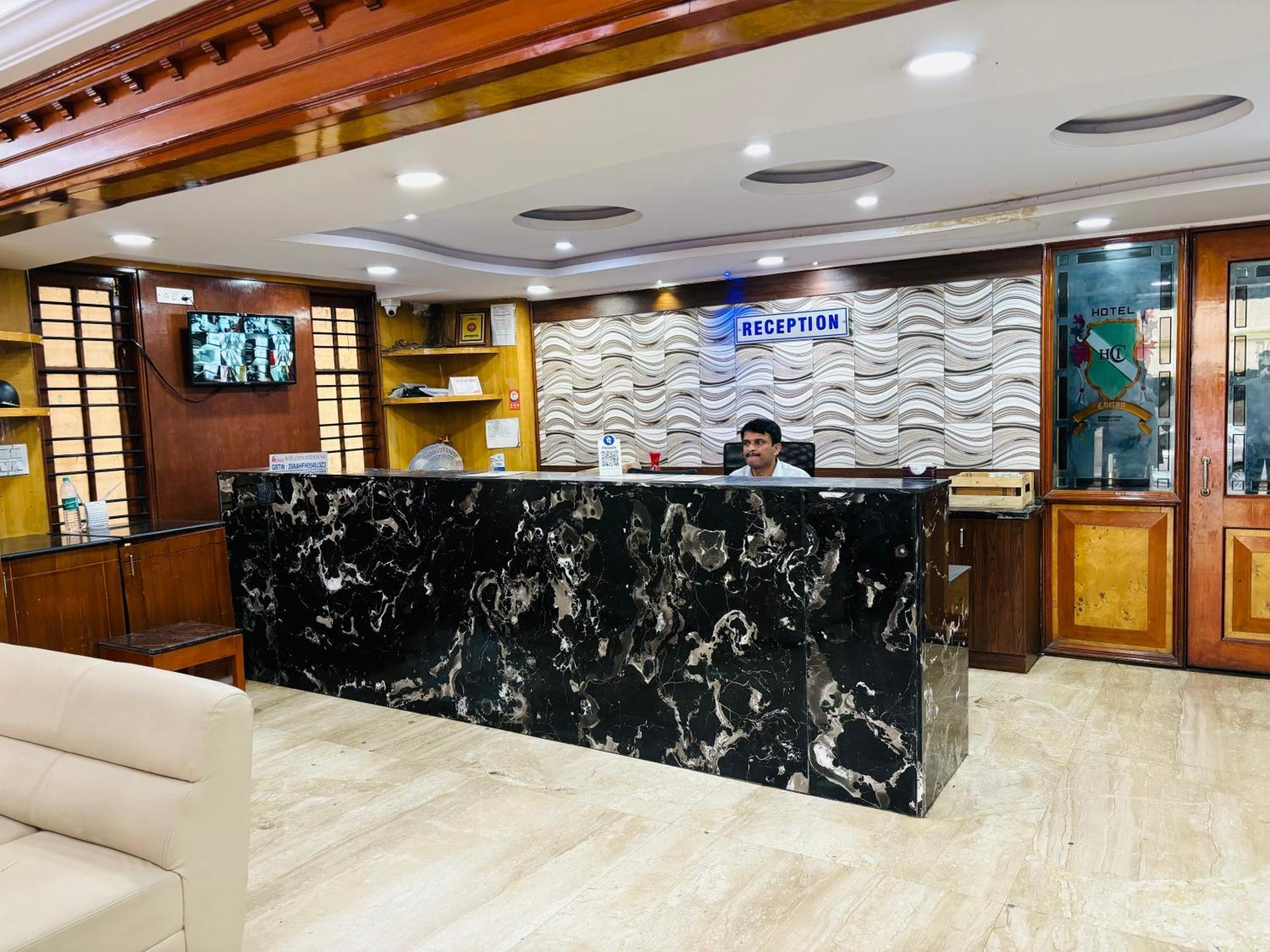 Hotel Chetan International Bangalore Bagian luar foto