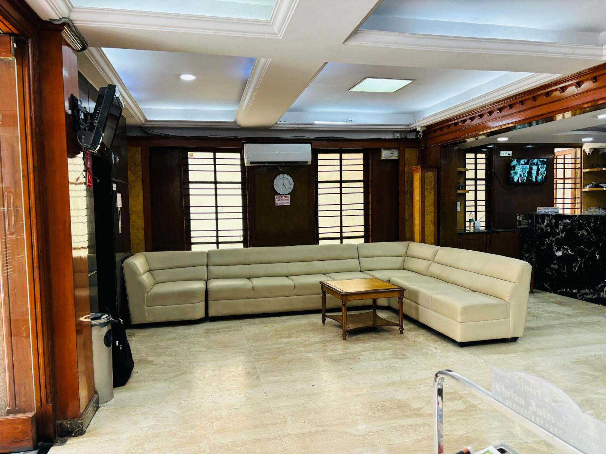 Hotel Chetan International Bangalore Bagian luar foto