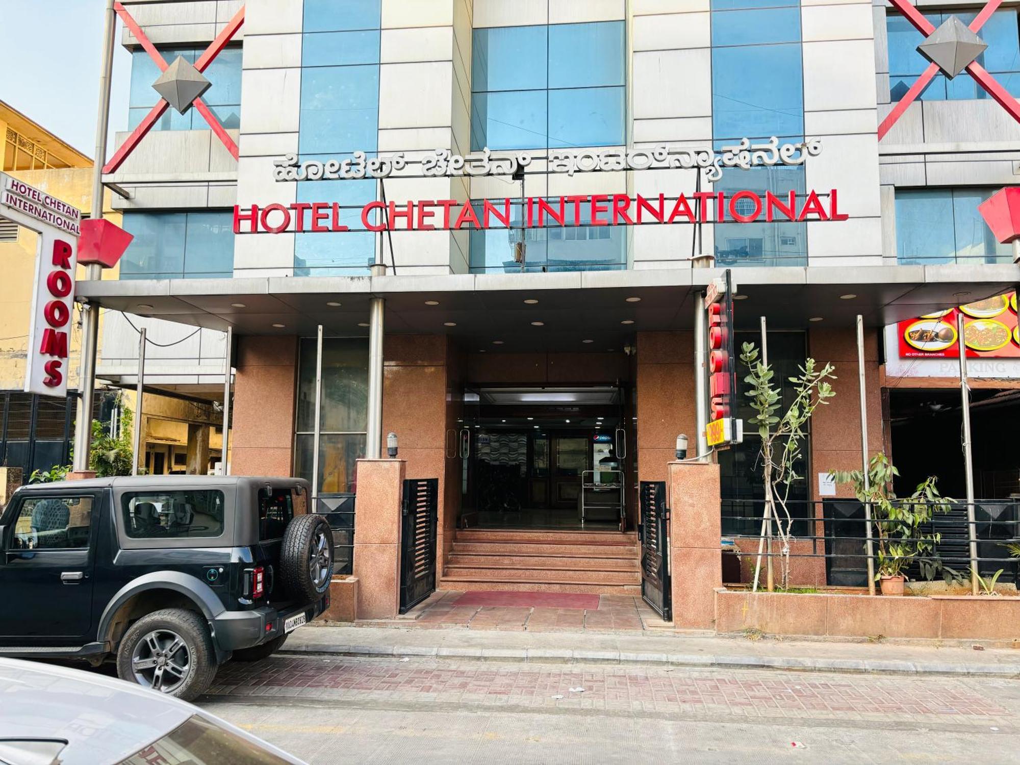 Hotel Chetan International Bangalore Bagian luar foto